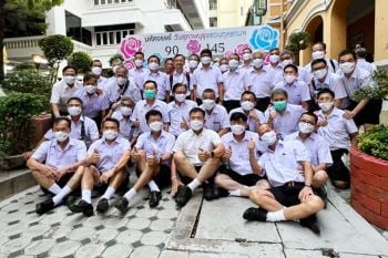 osk90 แต่งชุดนักเรียนย้อนเวลา50ปีร่วมกิจกรรมรับน้องสู่แดนสวนฯ64 เป็นปีที่ 10