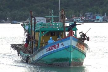 ทัพเรือภาค2 จับเรือประมงเวียดนาม ล้ำน่านน้ำไทย คราดปลิงทะเล