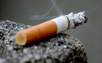 เปิดผลสำรวจนักสูบ  เผาเงินเดือนละ700  ซื้อบุหรี่ดูดควันโขมง