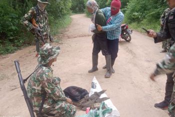 เจ้าหน้าที่อนุรักษ์สัตว์ป่าทับเสลา รวบพรานป่าพร้อมของกลางคาถนน