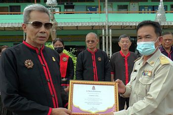 ประกาศเกียรติคุณ‘ครู’ผู้ศึกษาชาติพันธุ์ไทตาดกว่า 40 ปี จนได้เป็นชนเผ่าที่ 9 ของนครพนม