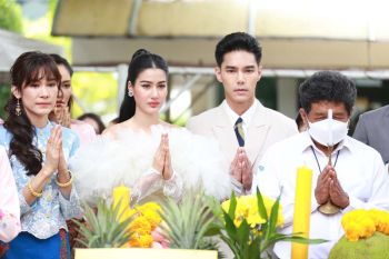 ‘บริษัท มุมใหม่’ขนทัพนักแสดง  บวงสรวงละคร2เรื่อง2รส  ‘สร้อยนาคี’และ‘เคหาสน์นางคอย’