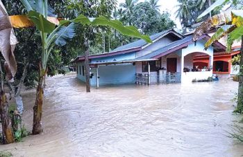 เสี่ยงท่วมฉับพลัน-น้ำป่าไหลหลาก  ฝนกระหน่ำใต้หนัก  อุตุฯเตือนระวังอันตราย