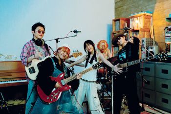 ‘LANDOKMAI’ แท็กทีมกับ ‘wave to earth’  ปล่อยโปรเจกท์พิเศษ ส่งท้ายปี