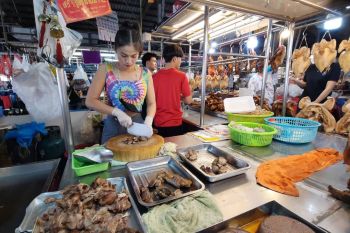 สำรวจตลาดบางใหญ่ ‘หมู ไก่ เป็ด ของเซ่นไหว้’ราคาพุ่งช่วงตรุษจีน