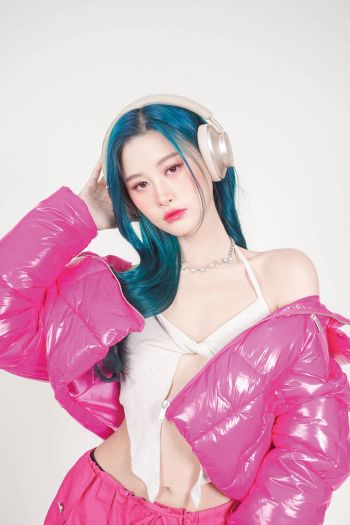 เพลงน่ารัก ฟังแล้วอมยิ้ม ฟินแบบคนคลั่งรัก ซิงเกิ้ลล่าสุดของ ‘Fyeqoodgurl’