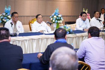 \'บิ๊กป้อม\'ร่วมโต๊ะถกผู้นำท้องถิ่น-ผู้ประกอบการพิษณุโลก ผลักดันทำนโยบายอยู่ดีกินดี