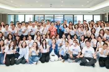 ‘มาดามแป้ง’ สุดปลื้ม! ถูกเซอร์ไพรส์วันเกิด ครบรอบ 57 ปี แบบอบอุ่น