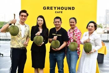 สั่นกระดิ่งรัวๆ มากินทุเรียนกันให้ ‘นิ้วเป็นสีทอง’ Greyhound Café Durian Buffet ครั้งที่ 2
