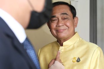 ‘บิ๊กตู่’ส่งยิ้มให้สื่อ บอกไม่มีอะไร ทำงานต่อไป