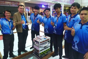 วท.บุรีรัมย์สุดปลื้มคว้าถ้วยรางวัลพระราชทานชนะเลิศ\'หุ่นยนต์บริการทางการแพทย์\'ระดับชาติ