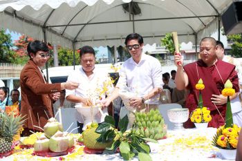 ‘สโนวี่-สพัฌ’ถือฤกษ์ดีทำบุญบริษัทใหม่ สวัสดี วิชชั่น จำกัด เปิดติวเข้มการแสดงแบบครบวงจร