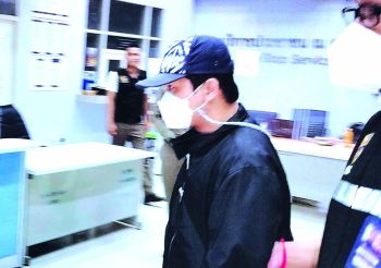 จ่อหมายจับเพิ่ม  แก๊งรีดเงินเว็บพนัน140ล.  ‘เสี่ยบอย-เมีย’ได้ประกัน