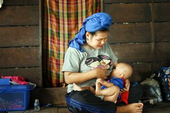 ยูนิเซฟชี้ทารกเพียง 1 ใน 3 คนในประเทศไทย ได้กินนมแม่อย่างเดียวหกเดือน ซึ่งต่ำกว่าเป้าหมายโลก