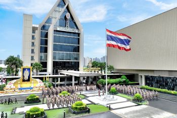 วธ.จัดพิธีประดับธงชาติและเคารพธงชาติ เนื่องในวันพระราชทานธงชาติไทย