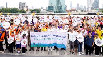 ไอคอนสยาม หัวเรือใหญ่ ผนึกพลังพันธมิตร ร่วมกิจกรรม ‘รักเจ้าพระยา เก็บขยะวันแม่น้ำโลก’