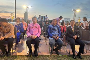 ‘วันนอร์-พรเพชร’ ร่วมงานเทศกาลลอยกระทง ‘รัฐสภาร่วมใจ สืบสานประเพณีไทย