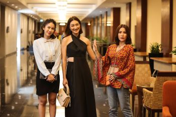 \'จันจิ-จันจิรา\' ลีลาแม่หมอเป๊ะเว่อร์! ทายทัก \'แพนเค้ก\' เจอเนื้อคู่ใน \'เปลือกรักปมลวง HANGOUT\'