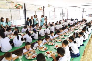 90 ปีหอการค้าไทย ร่วมหนุนเด็กนักเรียนไทยได้ทานไข่ไก่ในเมนูอาหารกลางวัน อย่างน้อยสัปดาห์ละ 3 ฟอง