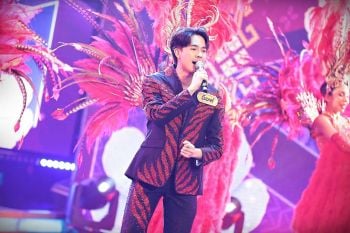 ‘อ๊อฟ-สุรพล’หนุ่มหนองคาย  จากทีมสาวน้อยเพชรบ้านแพง  คว้าแชมป์ ‘หมอลำไอดอล’ คนแรก