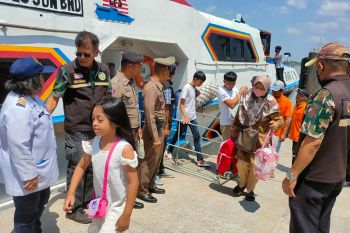 ท่าเรือชายแดนไทย-มาเลเซียคึกคักนักท่องเที่ยวแรงงานทยอยเดินทางกลับฉลองสงกรานต์
