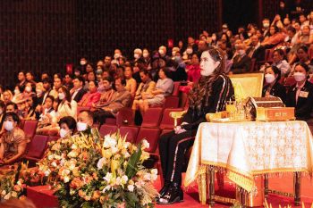 กรมพระศรีสวางควัฒนฯ ทอดพระเนตรการแสดงละครเวที เรื่อง ‘ฟ้าจรดทราย เดอะมิวสิคัล’