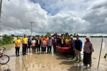 มูลนิธิอาสาเพื่อนพึ่ง (ภาฯ) ลงพื้นที่ช่วยเหลือผู้ประสบภัยอ่างเก็บน้ำห้วยเชียงคำแตก