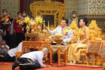 \'ในหลวง-พระราชินี\'ทรงบำเพ็ญพระราชกุศล เฉลิมพระชนมพรรษา 6 รอบ