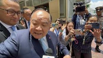 ‘บิ๊กป้อม’งานเข้า  องค์กรสื่อยื่นสอบจริยธรรม  หยุมหัวนักข่าว/พท.ไล่ขยี้ซ้ำ