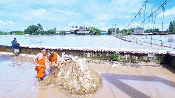 กรมชลฯเตือน11จังหวัดรับมือ  ภาคกลางจ่อท่วม  เขื่อนเจ้าพระยาระบายน้ำเพิ่ม