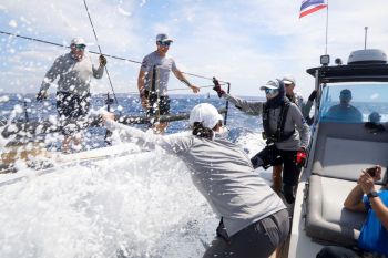 ‘พระราชินี’ ทรงแข่งขันเรือใบ 52 Super Series Sailing Week วันที่ 2 ทรงเป็นแรงใจสำคัญทำให้คะแนนสะสมดีขึ้น