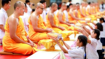 ‘ชมรมพุทธศาสตร์สากล’จับมือองค์กรภาคี-วัดพระธรรมกาย ชวนเด็กดีวีสตาร์ทอดกฐิน 459 วัด