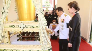 \'ในหลวง-พระราชินี\' เสด็จฯพระราชทานเพลิงศพ พลเรือเอก หม่อมเจ้าปุสาณ สวัสดิวัตน์ ป.จ.,ม.ป.ช.,ม.ว.ม.,ว.ป.ร. 2 ณ เมรุหลวงหน้าพลับพลาอิศริยาภรณ์ วัดเทพศิรินทราวาส