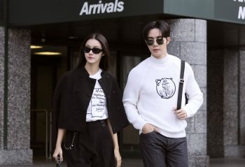 ‘ซี พฤกษ์ - น้ำตาล ทิพนารี’ ลุย มิลาน แฟชั่น วีค ร่วมชมโชว์ ‘Emporio Armani’