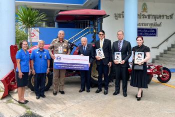 สมาคมคณะกงสุลกิตติมศักดิ์ (ประเทศไทย) ส่งมอบรถแทรกเตอร์ยันม่าร์ 51 แรงม้า ให้แก่มูลนิธิราชประชานุเคราะห์ฯ