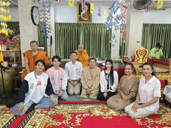 ดร.ทวีศักดิ์ นำทีมนางงาม-นักแสดงสายบุญร่วมบุญงาน \'สารทเดือนสิบ\'วัดวิเศษการ