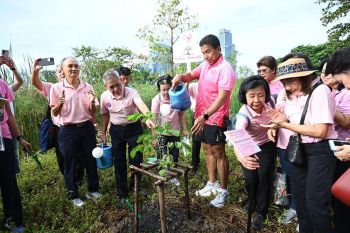 ‘ชัชชาติ’ร่วมปลูกต้นจามจุรี  เนื่องในวันคล้ายวันสวรรคต ร.5