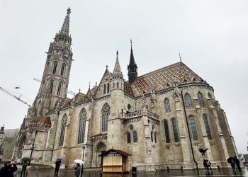 แหวกฟ้าหาฝัน : Matthias Church Budapest