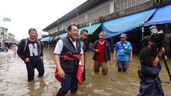 \'ทวี\'นำคณะสส.พรรคประชาชาติ บินด่วนลงพื้นที่ 3 จังหวัดชายแดนใต้ ช่วยเหลือน้ำท่วม