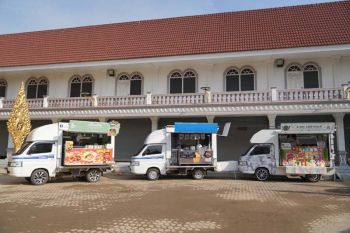 SUZUKI CARRY FOOD TRUCK และ BABER TRUCK ลงพื้นที่ช่วยผู้ประสบอุทกภัย