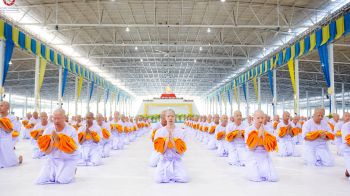 \'วัดธรรมกาย\'ร่วมกับศูนย์ส่งเสริมศีลธรรมจังหวัดกว่า 170 แห่ง จัดอุปสมบท 3,000 รูปทั่วประเทศ