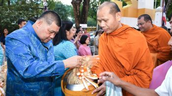 กรมการข้าว ร่วมตักบาตรทำบุญปีใหม่ 2568 กระทรวงเกษตรฯ