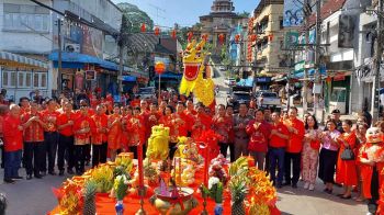 งาน‘ตรุษจีนเบตง’ขอพรเทพเจ้าให้เกิดสันติสุขทุกพื้นที่ของชายแดนภาคใต้