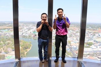 เยี่ยมชมพื้นที่หอโหวดร้อยเอ็ดและชมนิทรรศการแสดงผลงานทางศิลปะของนักศึกษา