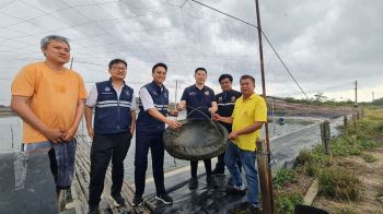 ‘พาณิชย์’ ลงพื้นที่จันทบุรี รับฟังปัญหาเกษตรกรฟาร์มกุ้ง