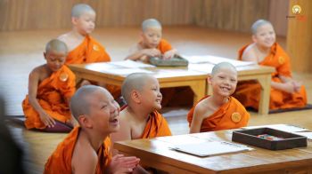 เส้นทางปลูกปัญญาและกตัญญูคู่ความดี กับ\'สามเณรปลูกปัญญาธรรม ปี 11\' 12 ชีวิตเล็กๆ บนเส้นทางธรรม...เมื่อโลกแห่งสติเริ่มต้นด้วยใจเด็ก