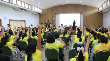 ‘รร.ธัมมสิริศึกษาสัตหีบ’ จัดอบรม ‘พัฒนาครู-การทำงานเป็นทีม’