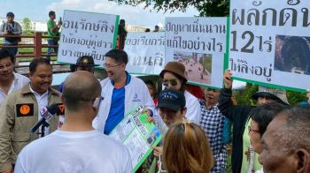 \'มงคลกิตติ์\'พร้อมคณะลงพื้นที่บางขุนเทียน แก้ไขปัญหา\'ลิงแสม\'สร้างความเดือดร้อนให้ชาวบ้าน