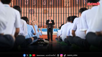 เลขาธิการ กอศ. ปลื้มเด็กอาชีวะสายธุรกิจ วพณ.ธนบุรี ใช้ชีวิตแบบมือโปร