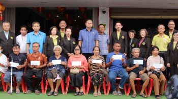 สมาคมพ่อค้าฯ มอบเงินช่วย-ผู้ประสบอัคคีภัย จ.นครพนม
